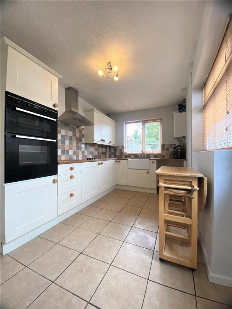 Kitchen 4.jpg