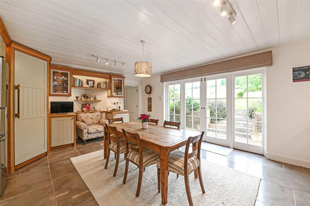 Kitchen/Breakfast Rm