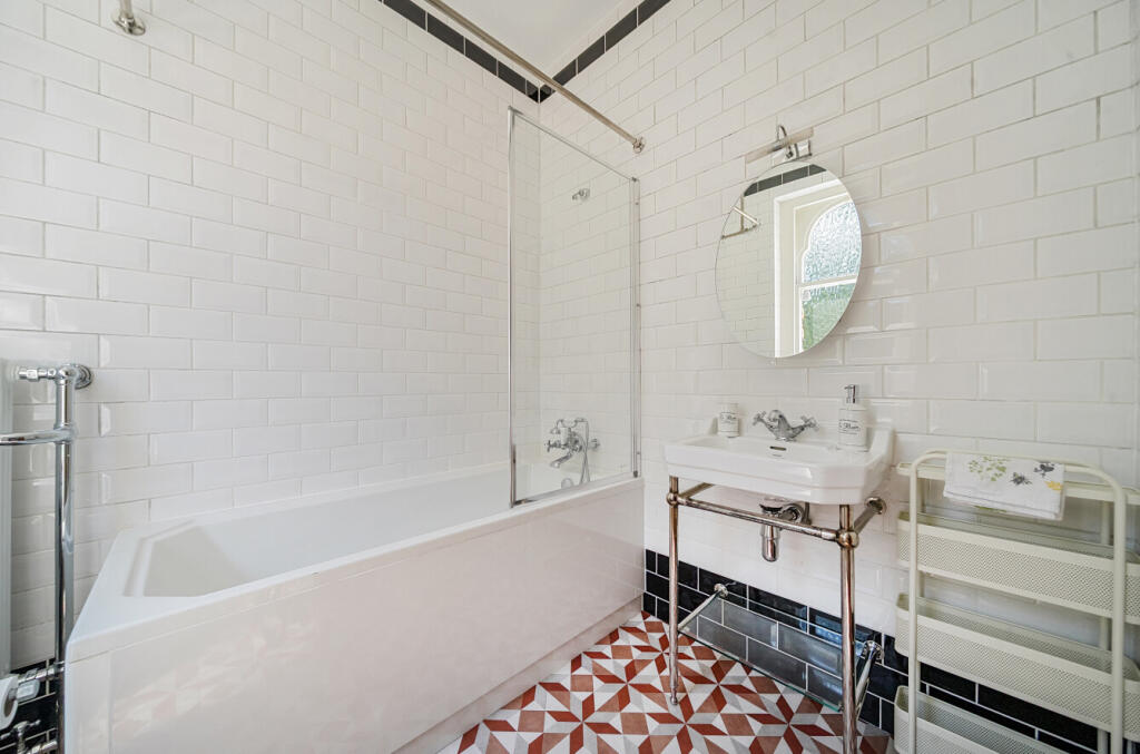 1-682339dcb2dfb-1...