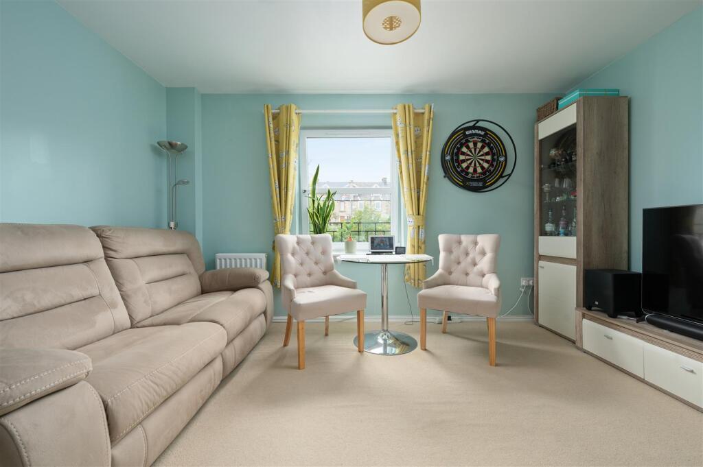 129LadyCambpellsCourt008.JPG