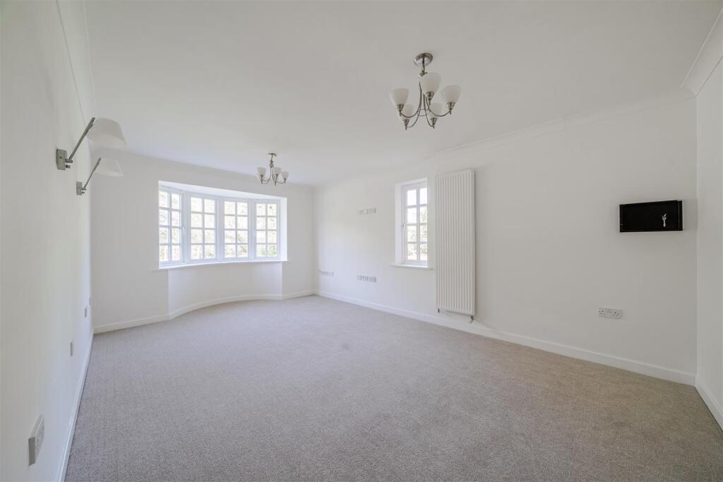 61 Reffield Close, Towcester (9).jpg