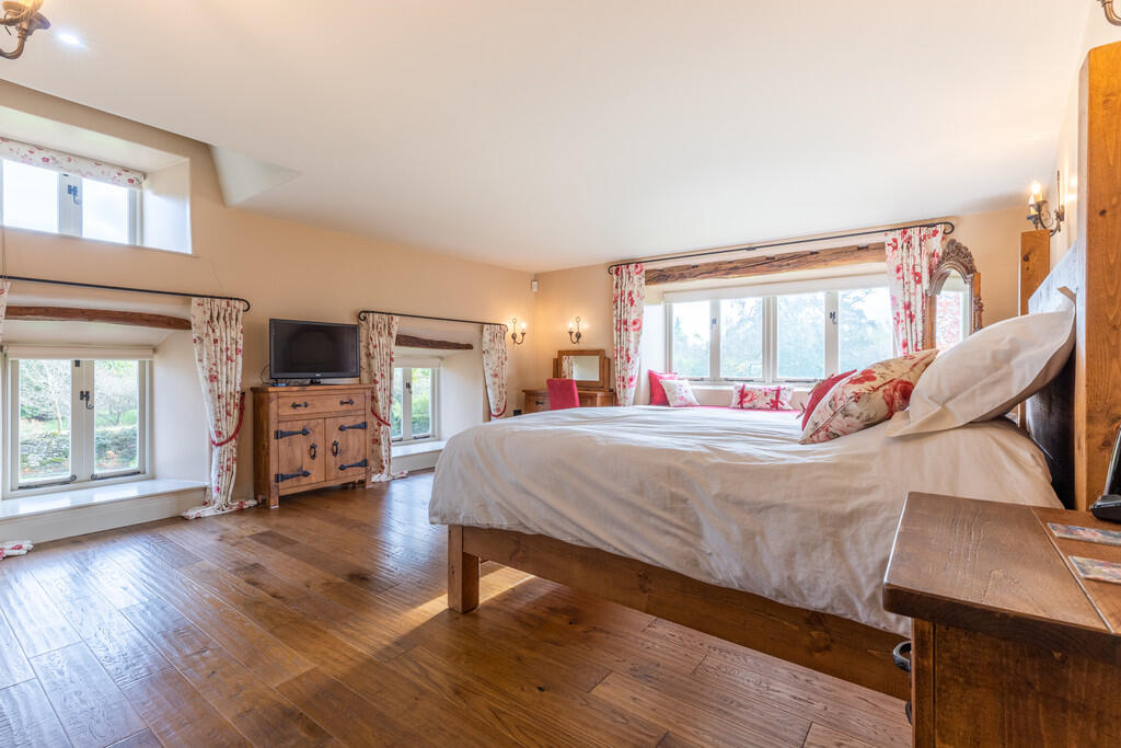 Master Bedroom wi...