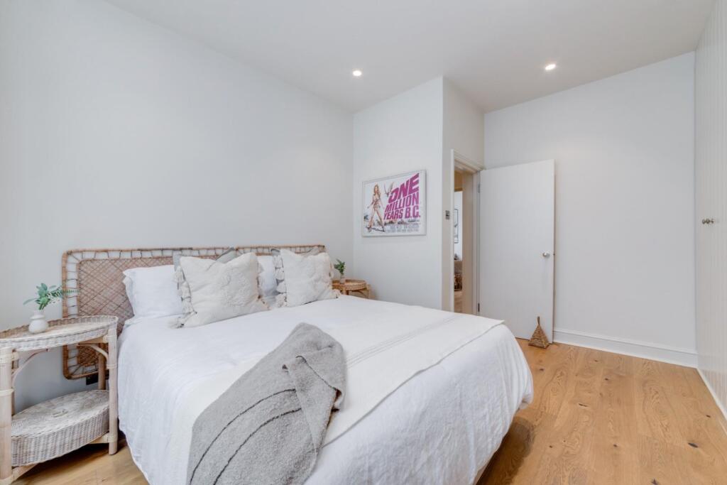 BEDROOM 1 b.jpg