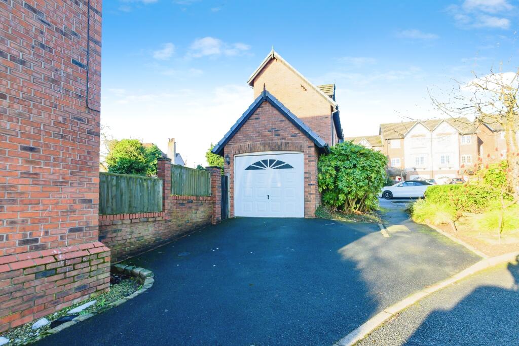 Garage/Parking
