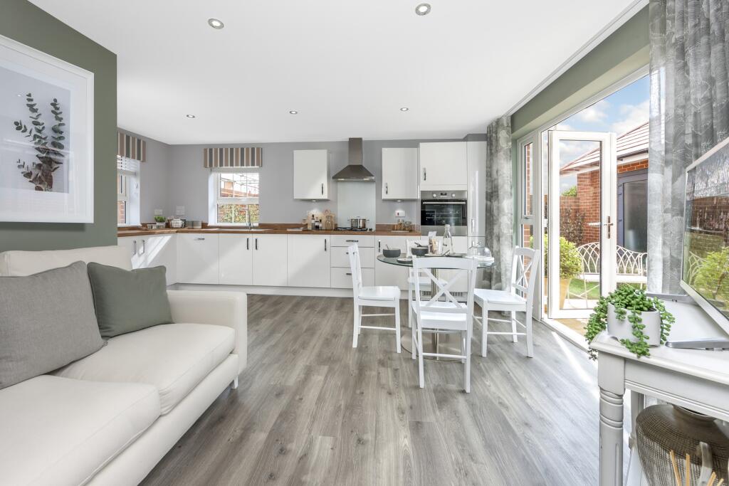 Open-plan kitchen/dining area