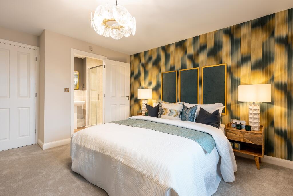 Alnmouth Plus Main Bedroom