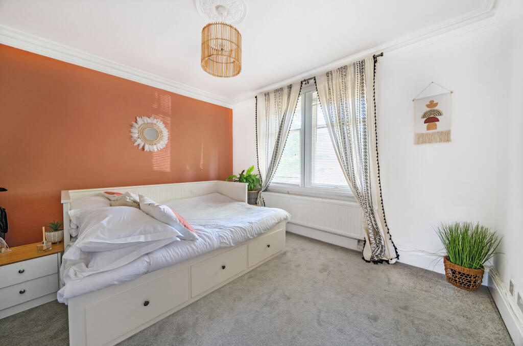 1301755-6-683d57f...