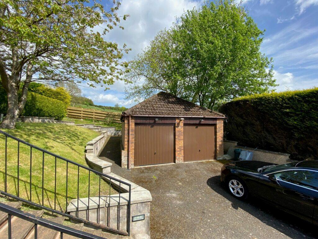 DOUBLE GARAGE