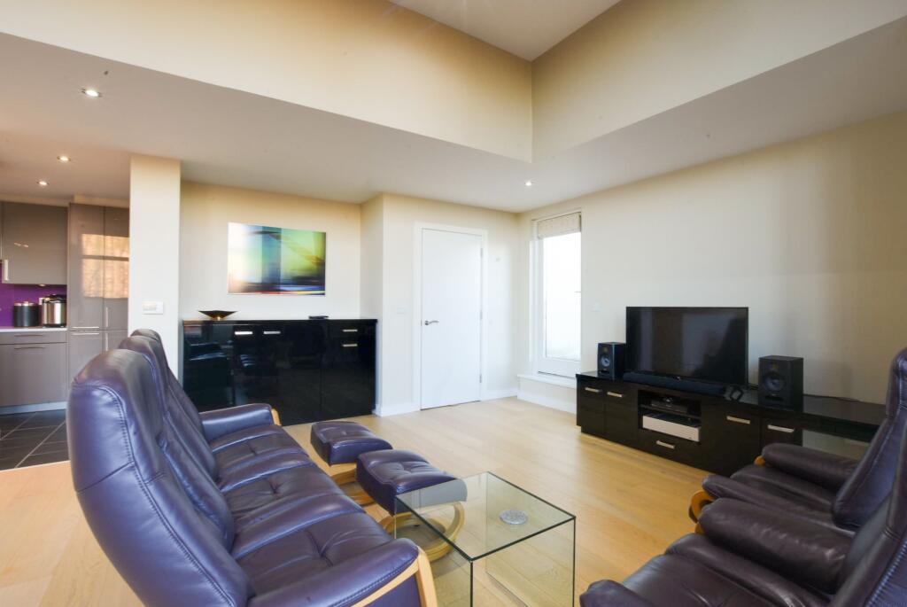Lounge Dining Area