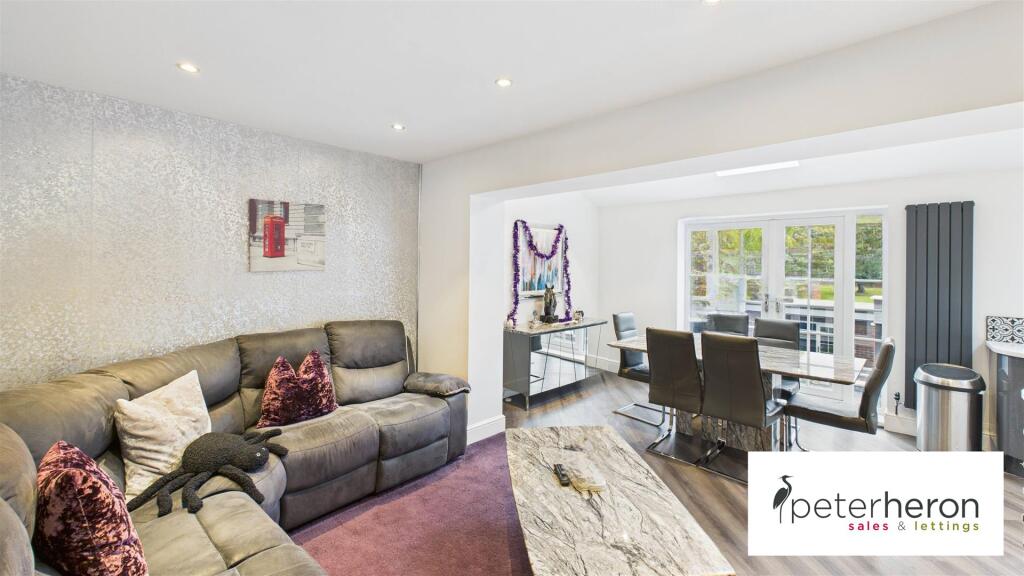 Open Plan Kitchen/Living &amp; Dining Area