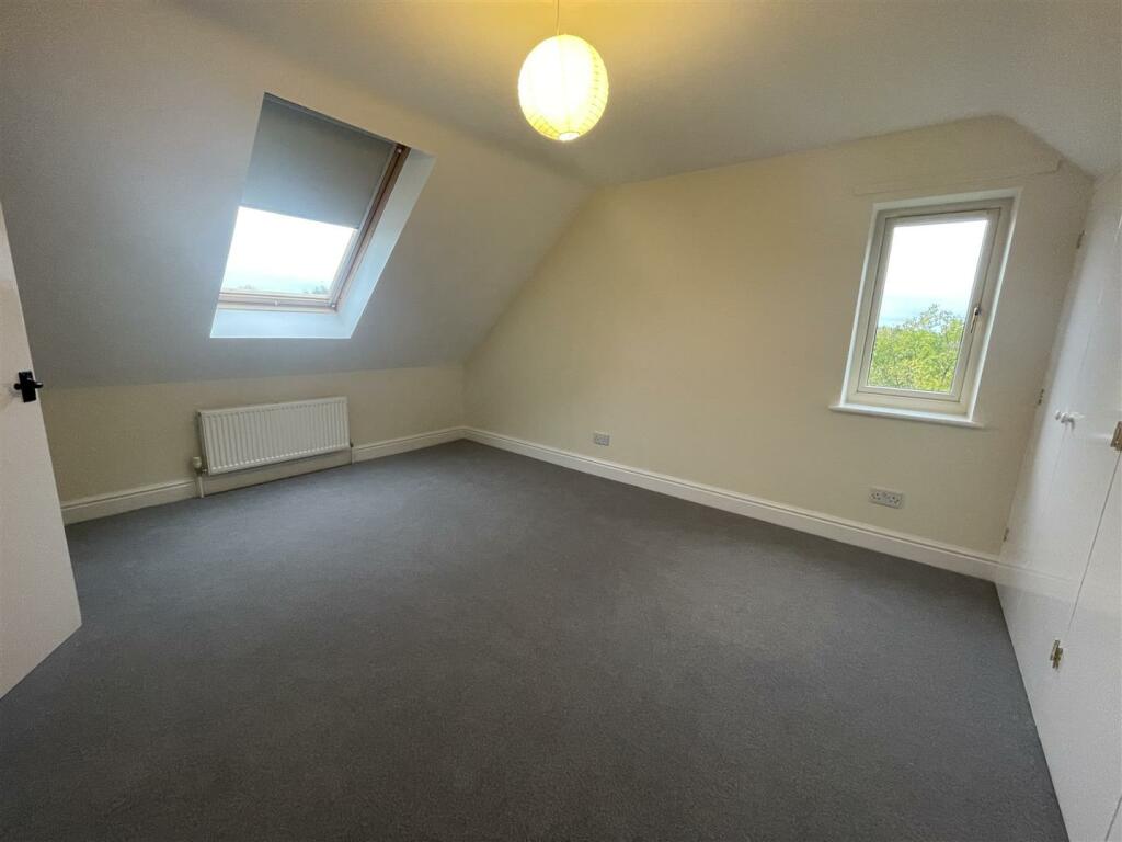 bed 1.jpg