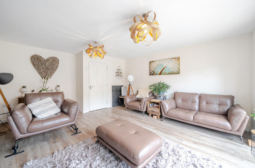 1295031-8-682f586...