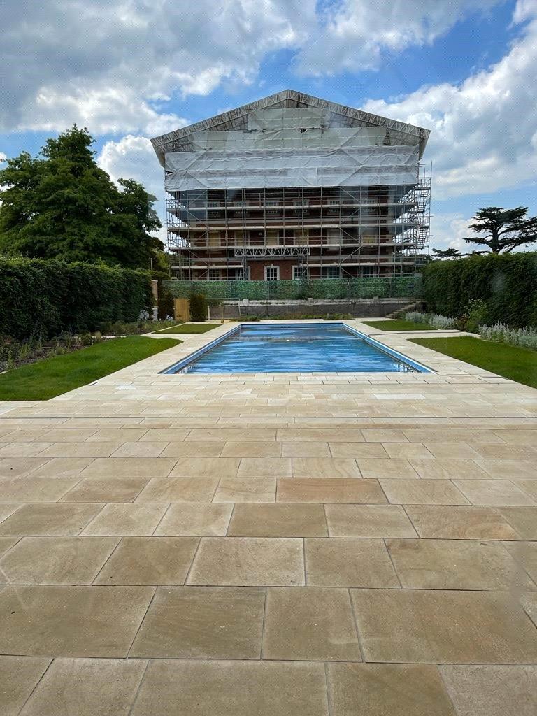 Pav Swimming Pool