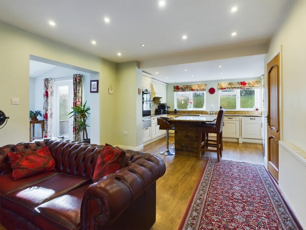 CAM02854G0-PR0306...