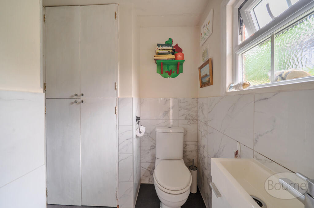 8b1f7a21-ee92-4f1...