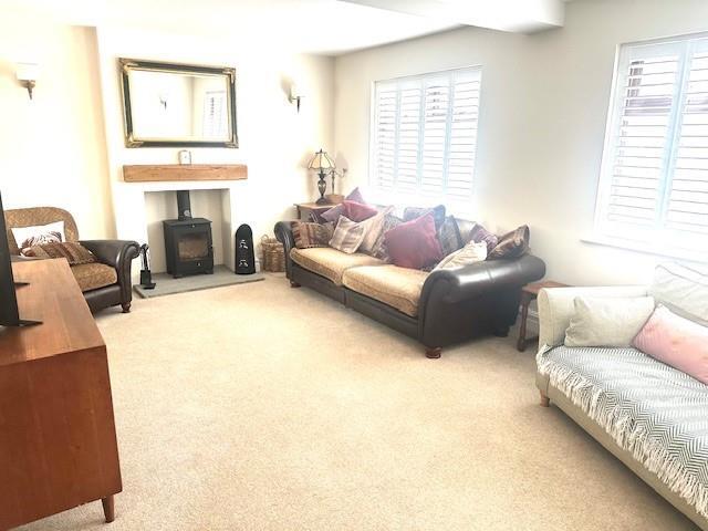 19 Collinsfield Living.jpg