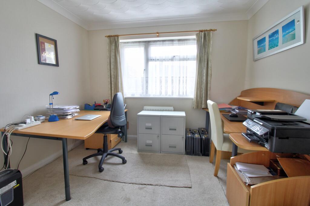 Home office/Bedroom 5