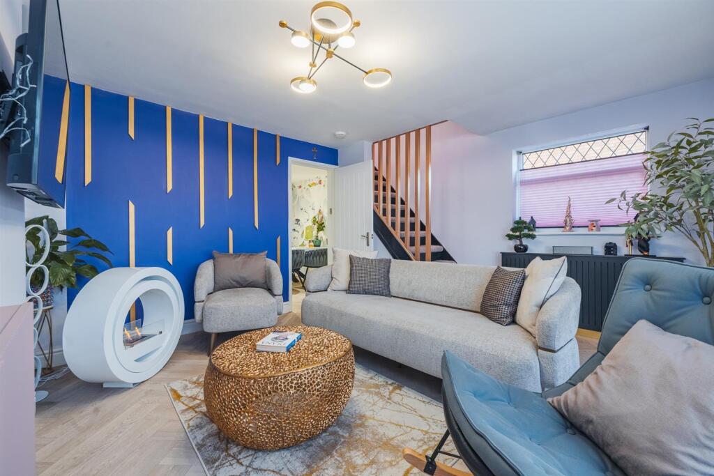 207, Brookhurst Avenue-15.jpg