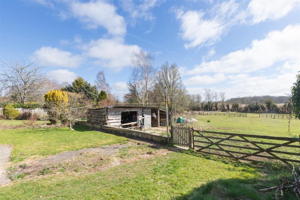 Garden - Stables - Paddock 3.jpg