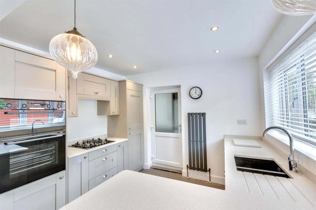 Kitchen_2.jpeg