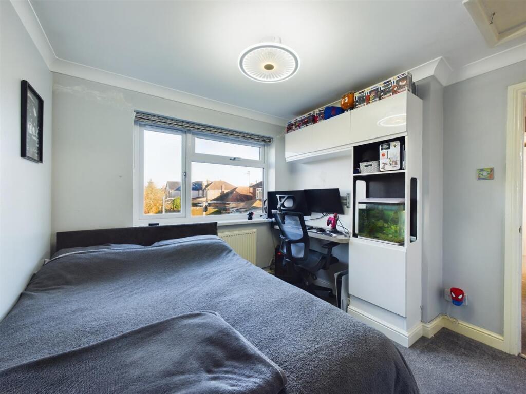 Bedroom 2 (2).jpg