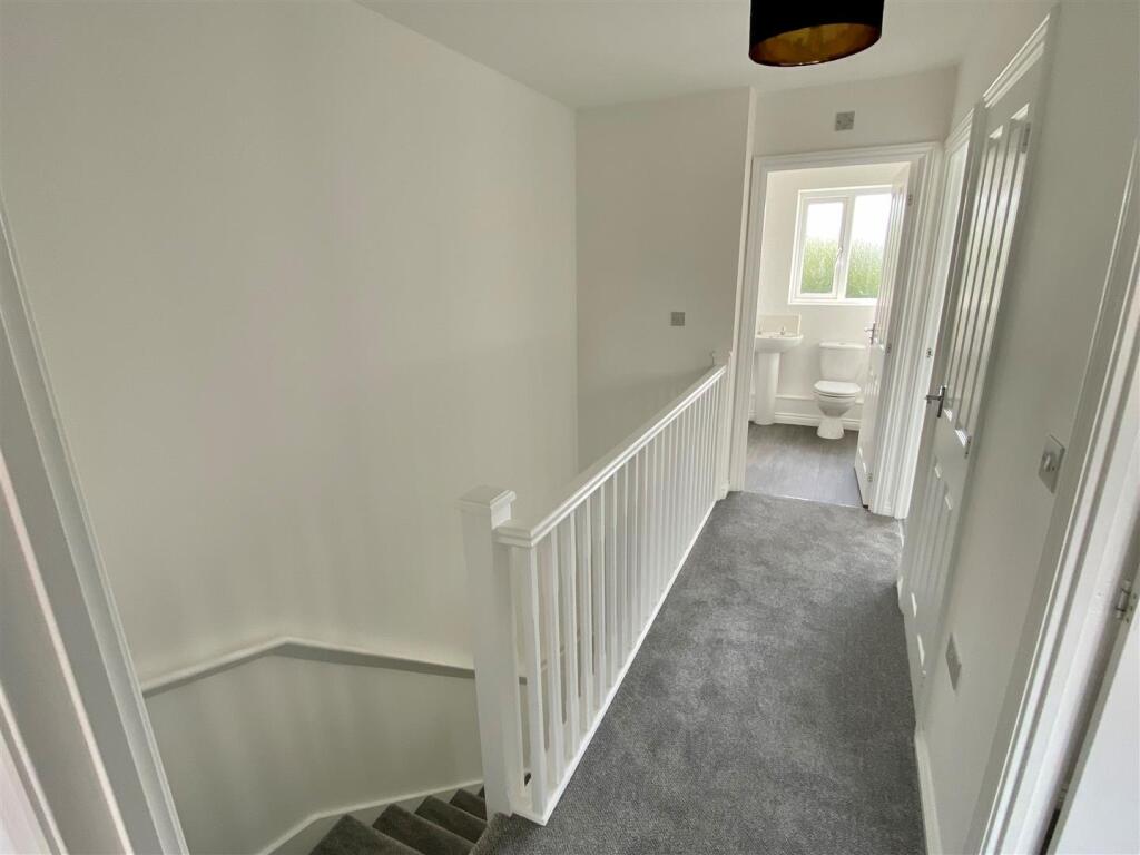 13 Littledale Row Landing