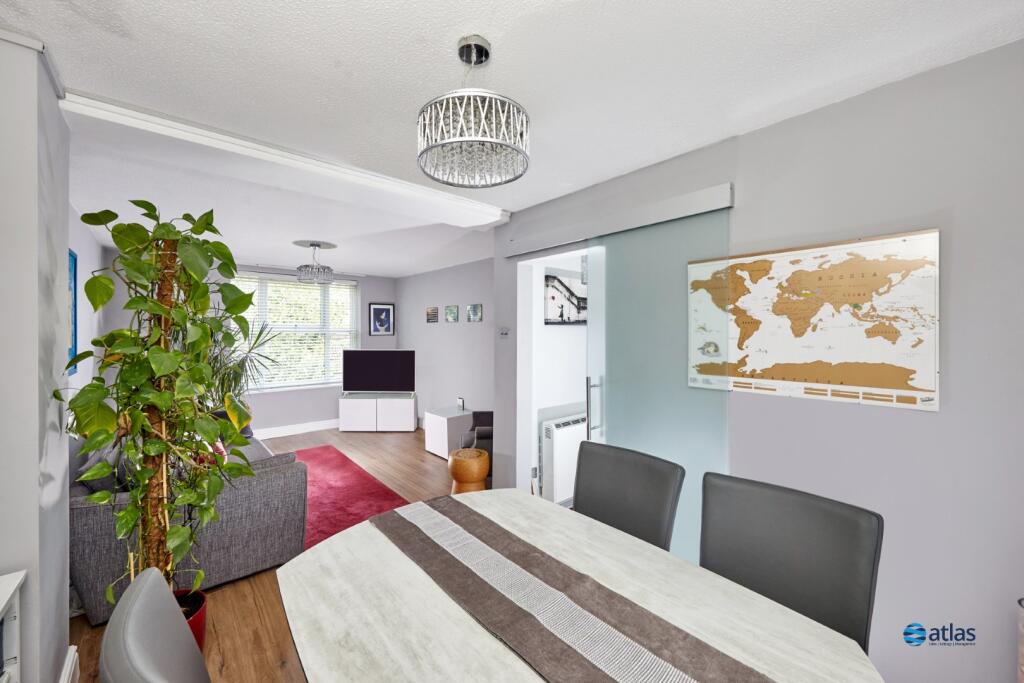 Dining Area / Lounge