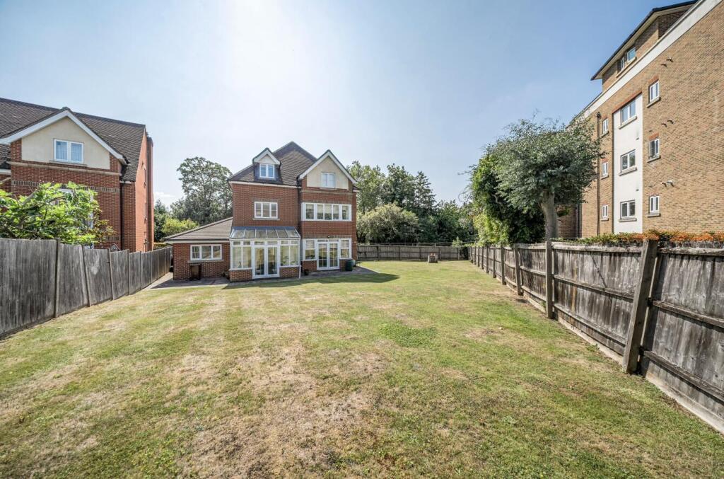 Davidson Frost-Wellings, DFW, Chandos Court, Back 