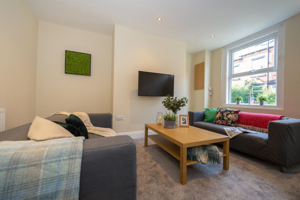 43 Headingley Avenue, Headingley, Leeds, LS6 3ER