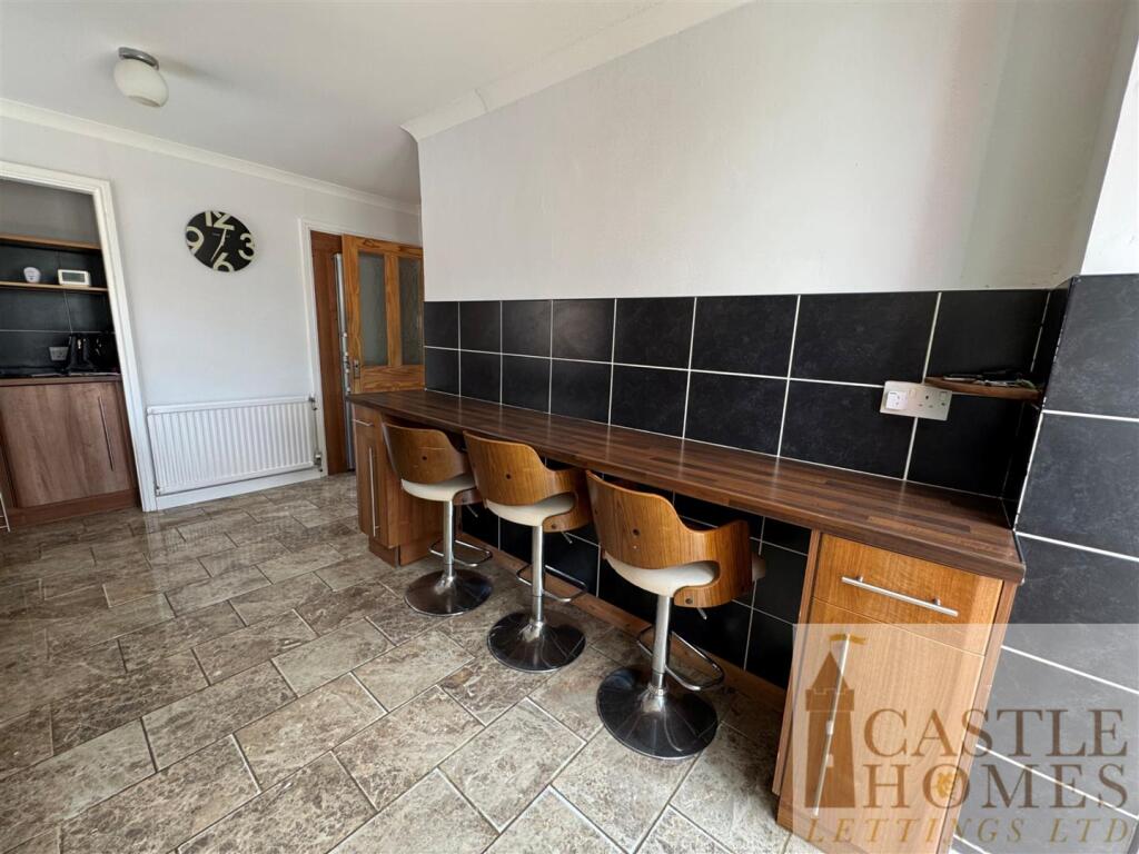 Kitchen 3.jpg