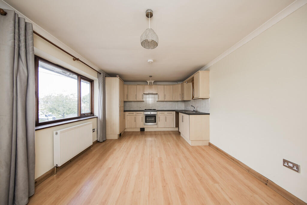 Kitchen - Lounge ...