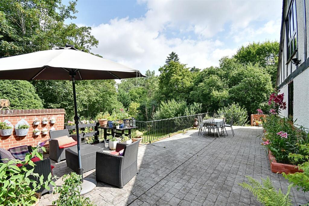 Patio 4.jpg