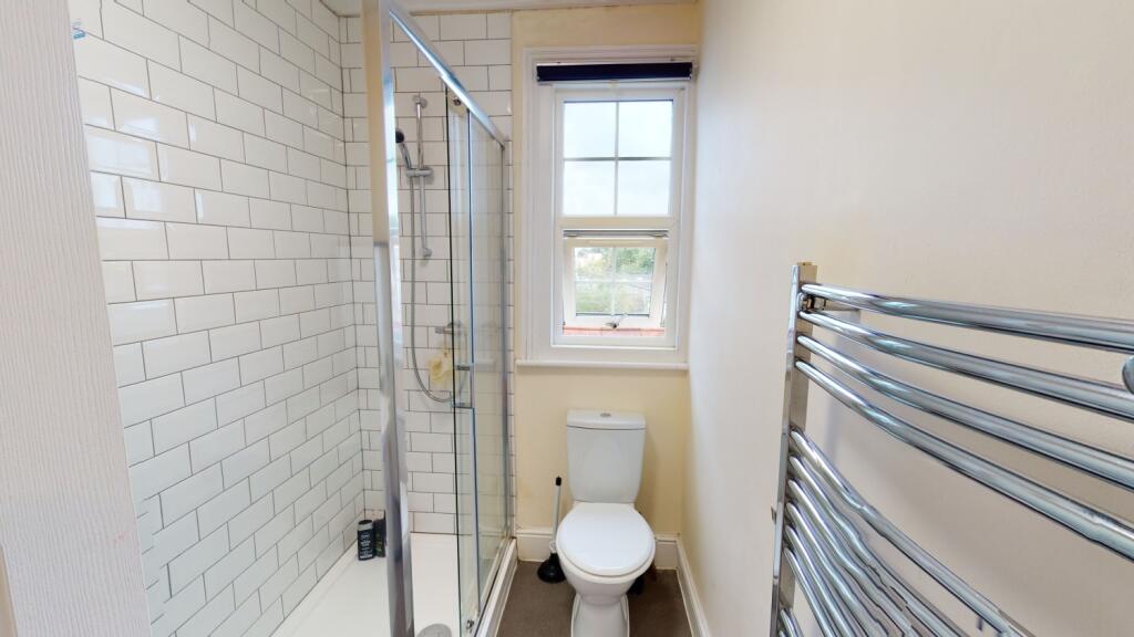 439-Fishponds-Road-Shower-Room