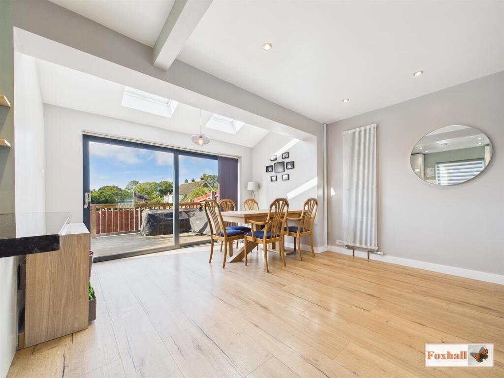 Open Plan Kitchen/ Dining / Living space