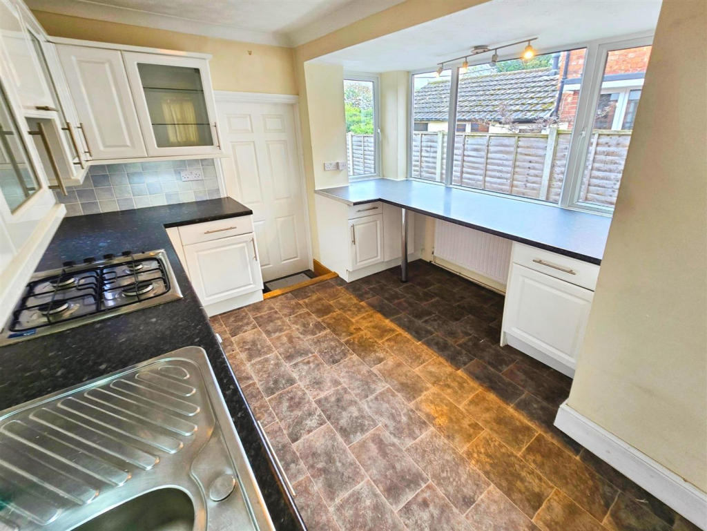 Queen-Street-Rushden-Terrace-home-best-estate-agen