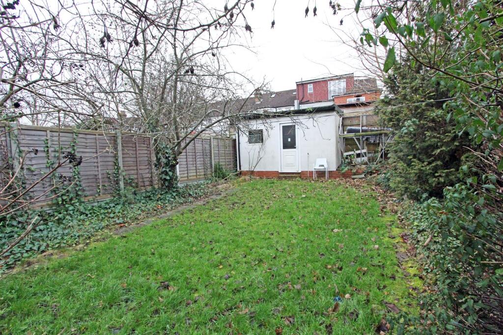 IMG_4398 garden shed.jpg