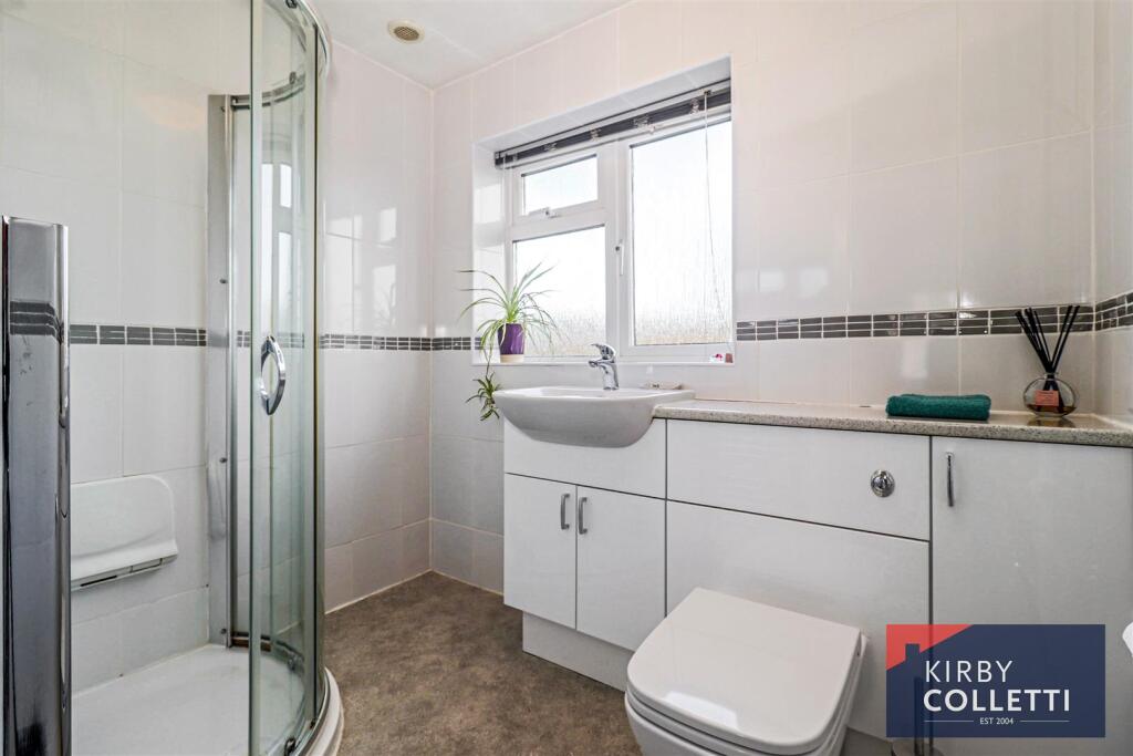 BATH/SHOWER ROOM