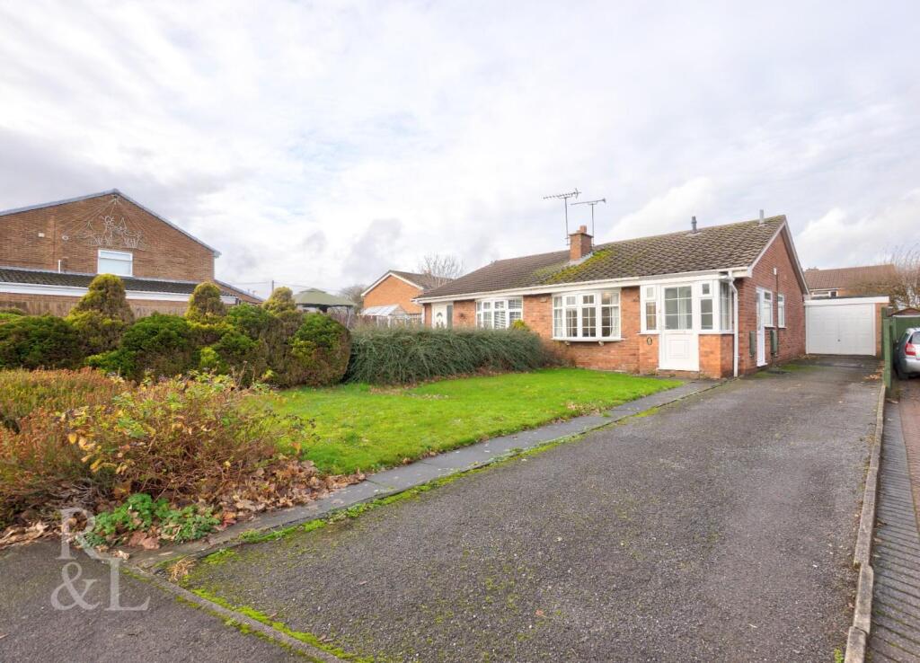 8 Ashfield Drive (14).jpg