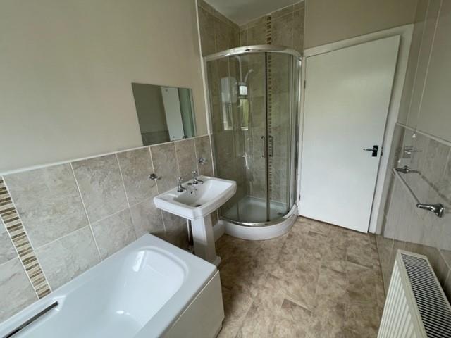 Bathroom 2.jpg