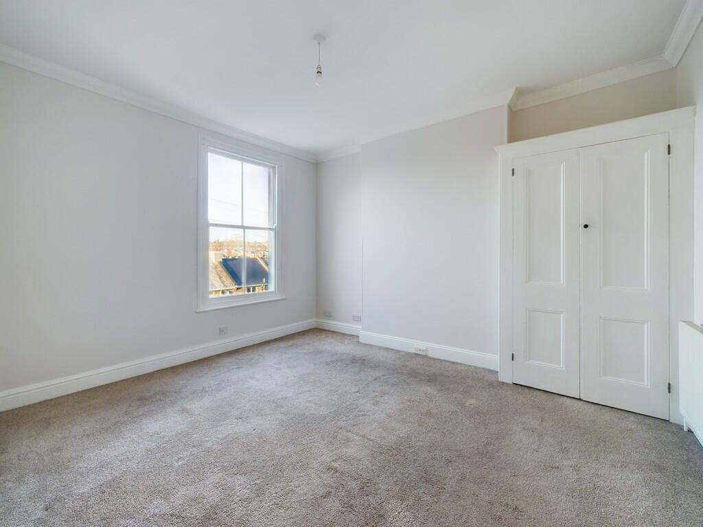 CAM02089G0-PR0381...