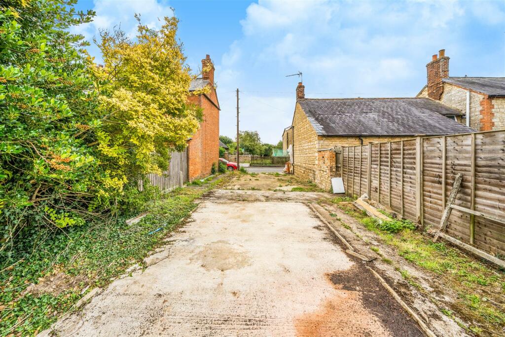 36 High Street, Paulerspury