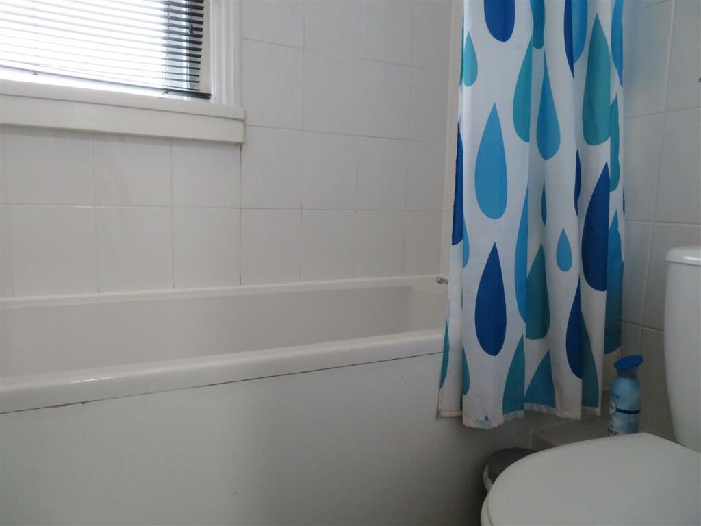 103 Manners Bath.JPG
