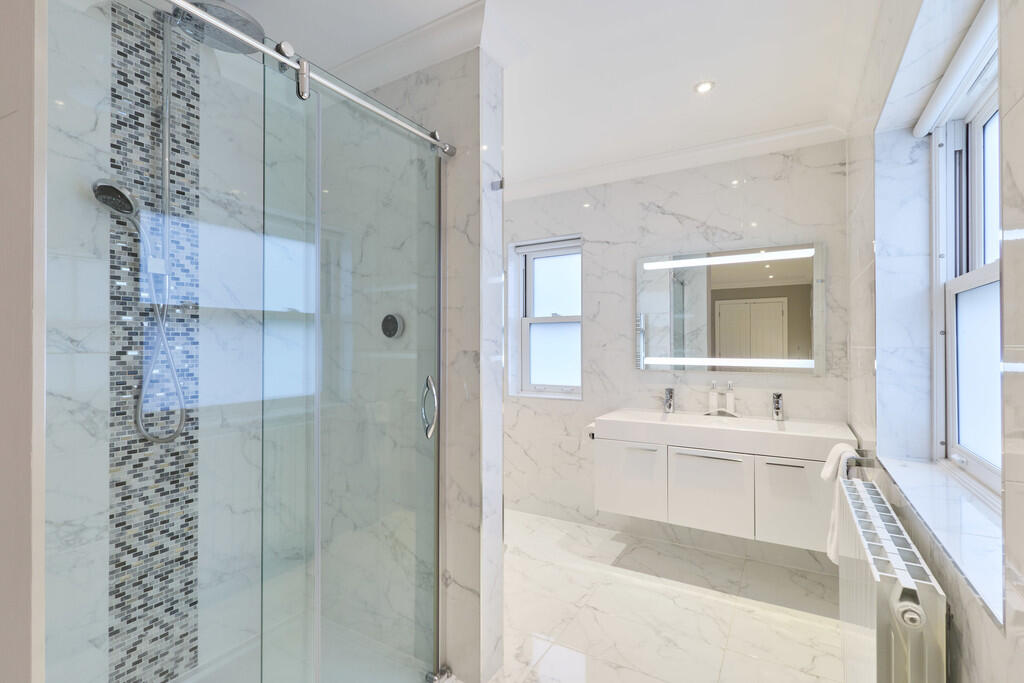 23 Worlington Roa...