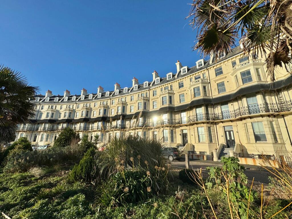 Marine Crescent