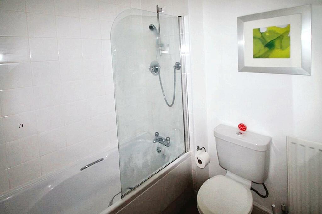 wharf bathroom (1).jpg