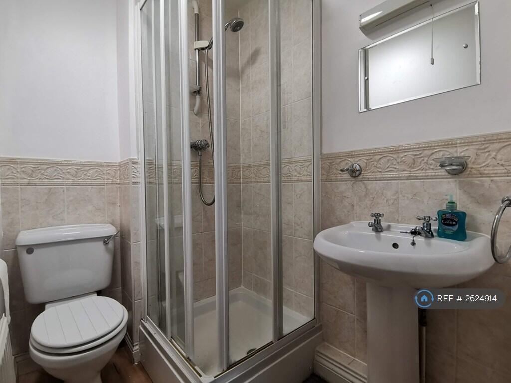 Master Bedroom En Suite