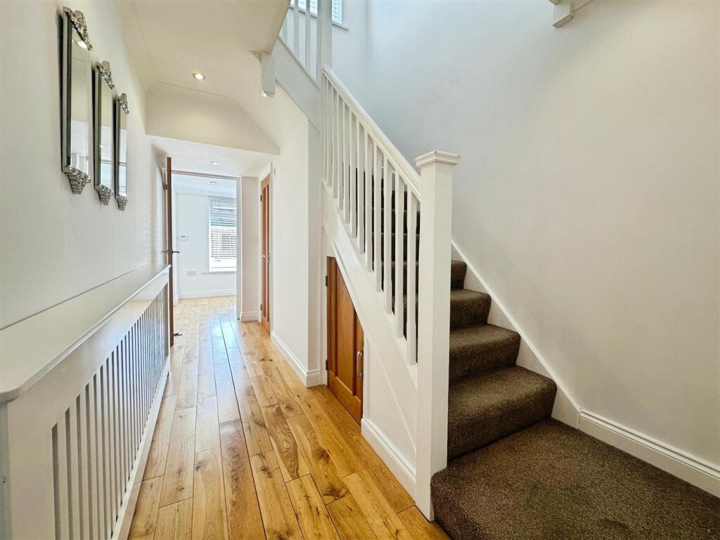 63ef8a54--4847-8D6A-E943B323FDFC-66192-000015632CD