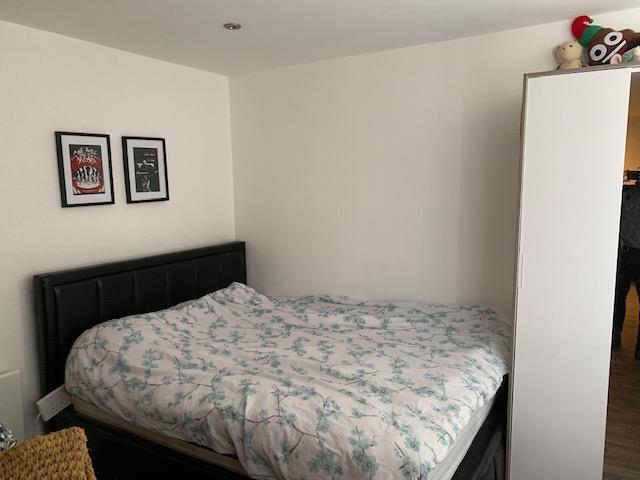 LARGE STUDIO WITH PARKING