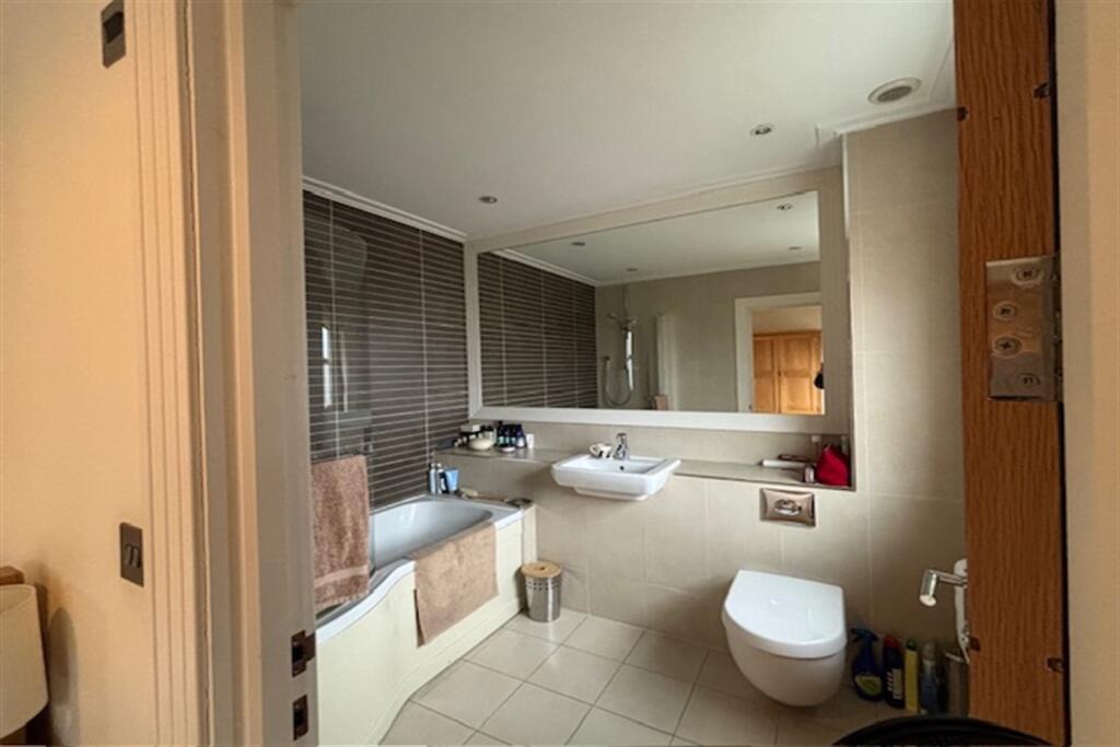 Master ensuite  (Mai