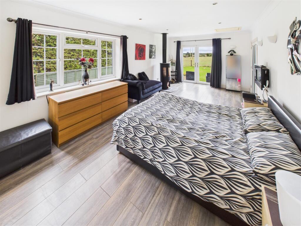 bedroom.jpg